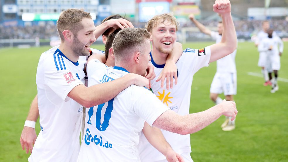 Bent Andresen (rechts) zeigte mit Kickers eine starke Leistung in Meppen. Foto: Jens Doden/Emden