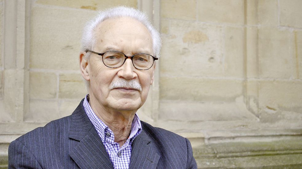 Hermann Vinke stellt in der Gedenkstätte Esterwegen Buch zur Zukunft der Freiheit vor. Foto: Hermann Vinke