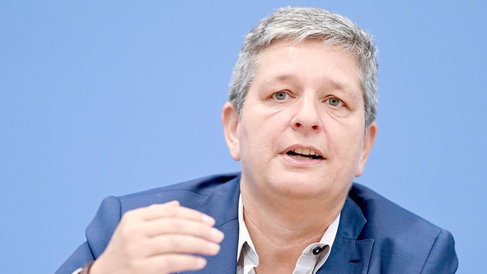 Vereine, Stiftungen oder kleinere Betriebe glaubten oft, sie seien zu unbedeutend, um Opfer von Cyberkriminellen zu werden, sagt BSI-Chefin Claudia Plattner. Das sei aber falsch. Foto: Britta Pedersen