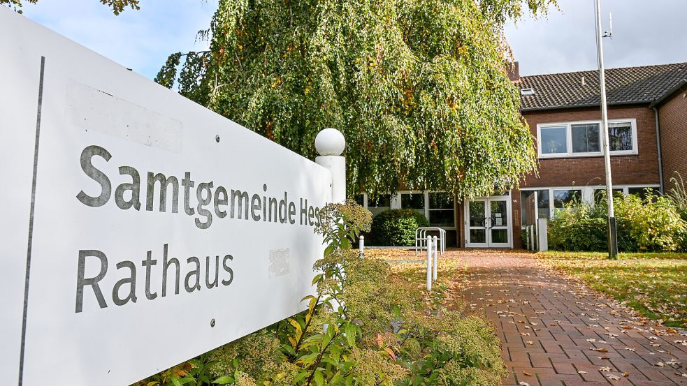 Die Samtgemeinde Hesel hat regelmäßig mit einem Mann zu tun, der der Reichsbürger-Szene zugeordnet werden kann. Foto: Klaus Ortgies