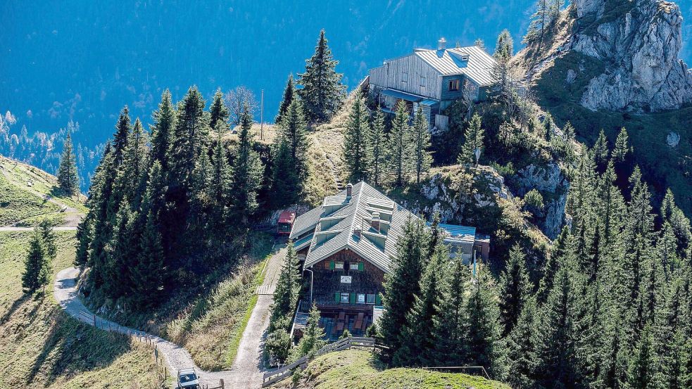 Laut Polizei war der Wanderer nahe dem August-Schuster-Haus in Unterammergau unterwegs, als er schwer stürzte. (Archivbild) Foto: picture alliance / dpa