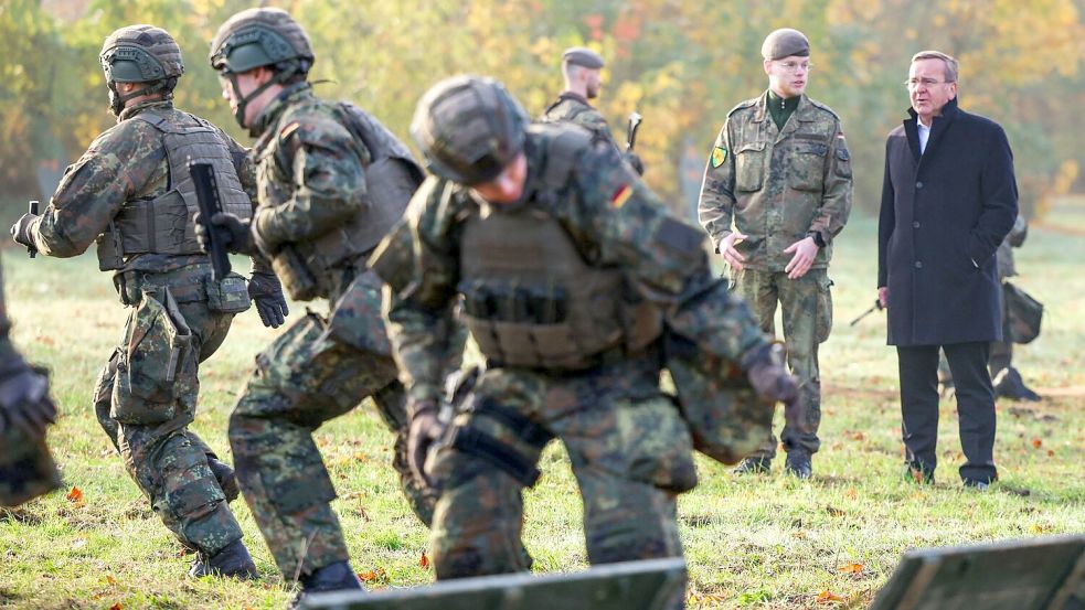 Der Wehrdienst soll zunächst freiwillig bleiben. (Symbolbild) Foto: Christoph Reichwein/dpa