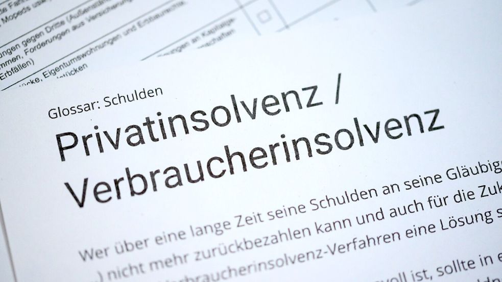 Privatpersonen könnten einen Antrag auf Verbraucherinsolvenz stellen, um ihre Schulden zu ordnen. Foto: Jonas Walzberg