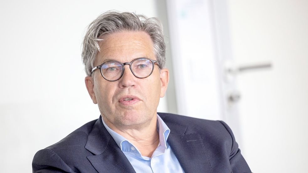 Der Vodafone-Manager Marcel de Groot rät zu Vorsicht. Foto: Thomas Banneyer