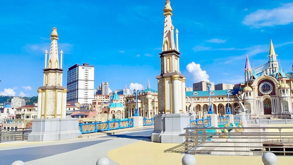 In der Glücksspiel-Enklave wird überall gebaut. Foto: Carola Frentzen