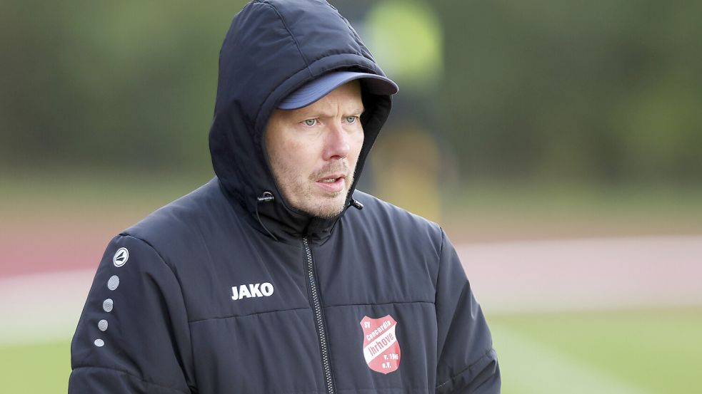 Ihrhoves Trainer Christian van Hoorn sah einen guten Auftritt seiner Mannschaft. Insgesamt fehlten nur Kleinigkeiten. Foto: Doden/Emden