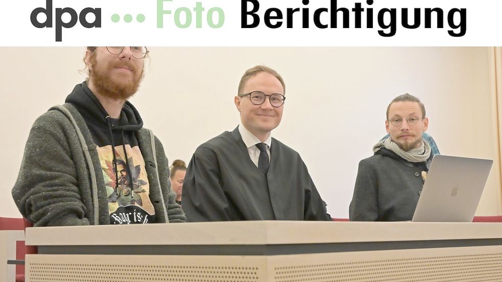 Die Kläger und ihr Anwalt vor dem Verwaltungsgerichtshof. Foto: Malin Wunderlich