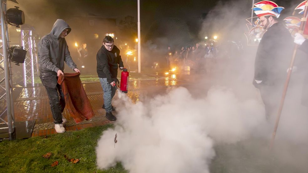 Die Brandsicherheitswache musste mit Feuerlöschern eingreifen. Foto: Lars Schröer