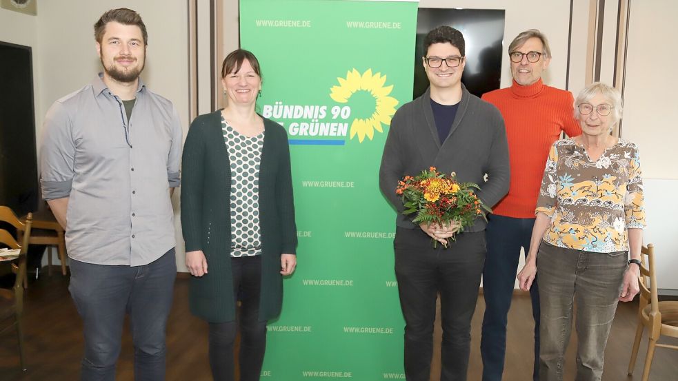 Der erste Vorstand des neu gegründeten Ortsverbands Barßel von Bündnis 90/Die Grünen (von links): Tim Oltmanns, Mandy Tamme, Dr. Michael Frieß, Heinz-Hermann Thelken, Brigitte Ebben. Foto: Hans Passmann
