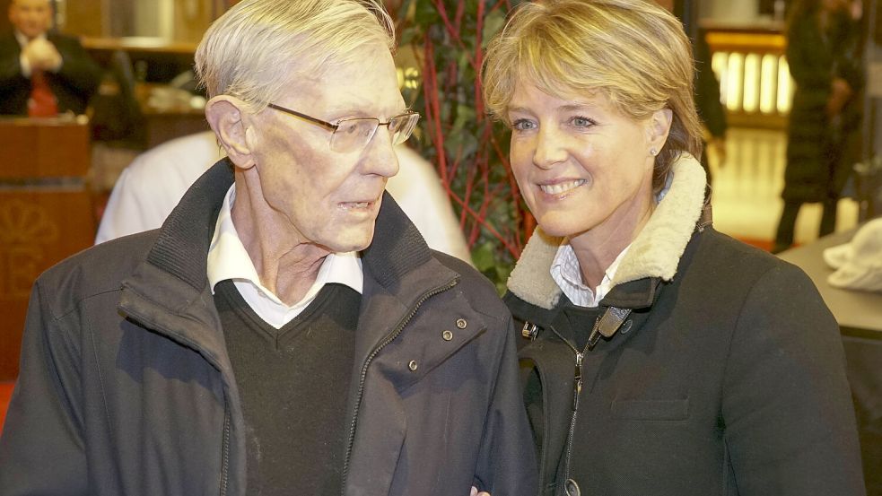 Nachdem die Hamburger Unternehmer-Legende Eugen Block, Gründer der gleichnamigen Restaurantkette und Vater der Angeklagten, bereits Anfang des Monats eine Beschwerde gegen die Richterin eingereicht hatte, weitet er nun seine Vorwürfe aus. Foto: IMAGO/BREUEL-BILD