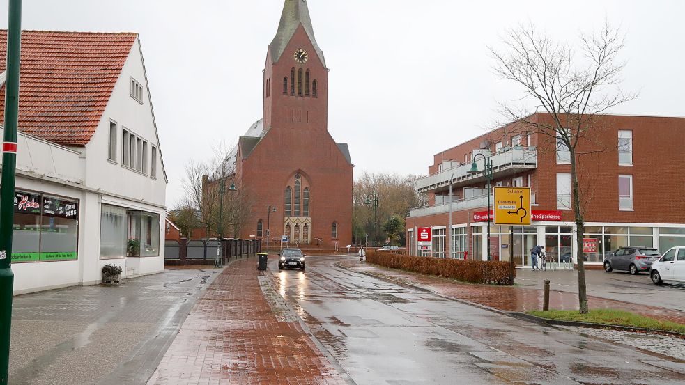 Die Hauptstraße in Ramsloh wird 2026 vom Kreisel bei der Kirche in Richtung Strücklingen saniert. Foto: Hans Passmann
