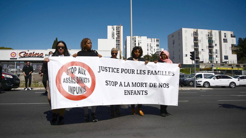In den von Drogengewalt beherrschten Viertel in Marseille protestieren Bewohner und Betroffene gegen den Rauschgifthandel (Archivbild). Foto: Christophe Simon/AFP/dpa