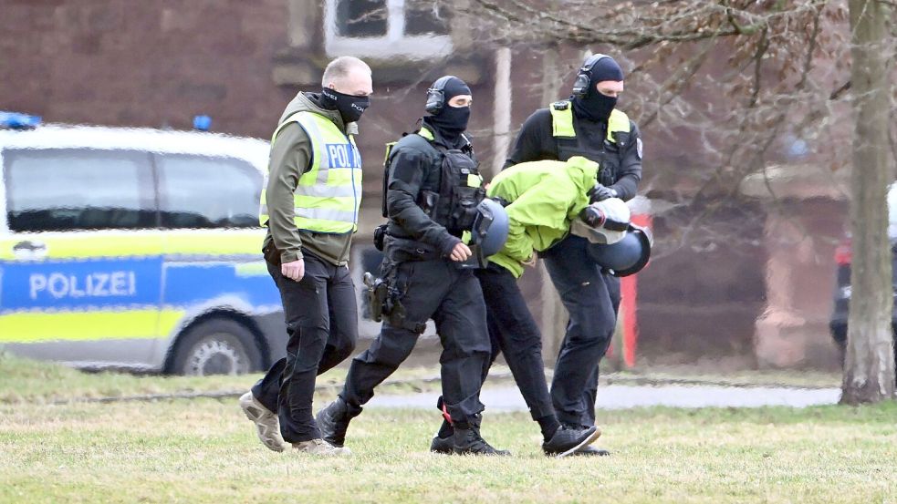 Eine Woche nach der Tat ließ die Bundesanwaltschaft den Tatverdächtigen in Karlsruhe vorführen. (Archivbild) Foto: Uli Deck