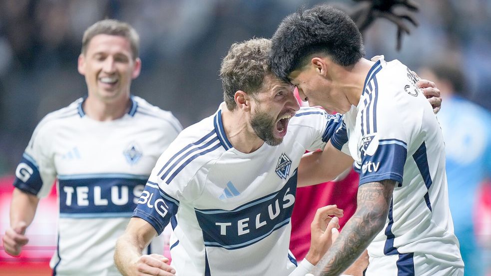 Thomas Müller (M) hat seit seinem Wechsel nach Kanada schon viele emotionale Momente erlebt. (Archivfoto) Foto: DARRYL DYCK/The Canadian Press/A