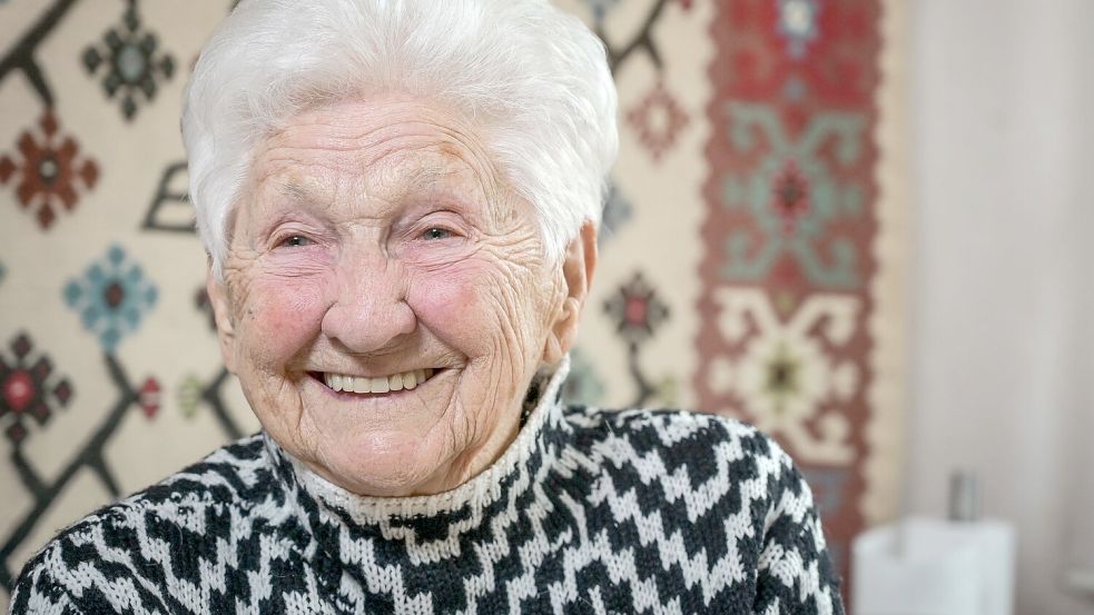 Mit 100 Jahren lebt es sich nicht allzu anders, findet Johanna Quaas, die älteste Turnerin der Welt. Foto: Heiko Rebsch/dpa