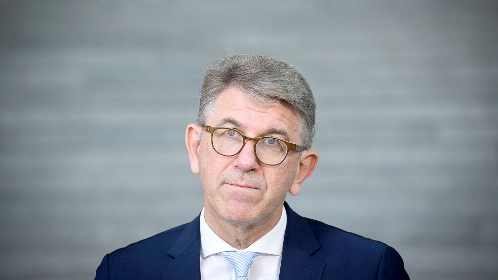 Die Übertragung von Weimers Geschäftsanteilen soll bis Jahresende vollzogen sein. (Archivbild) Foto: Bernd von Jutrczenka/dpa