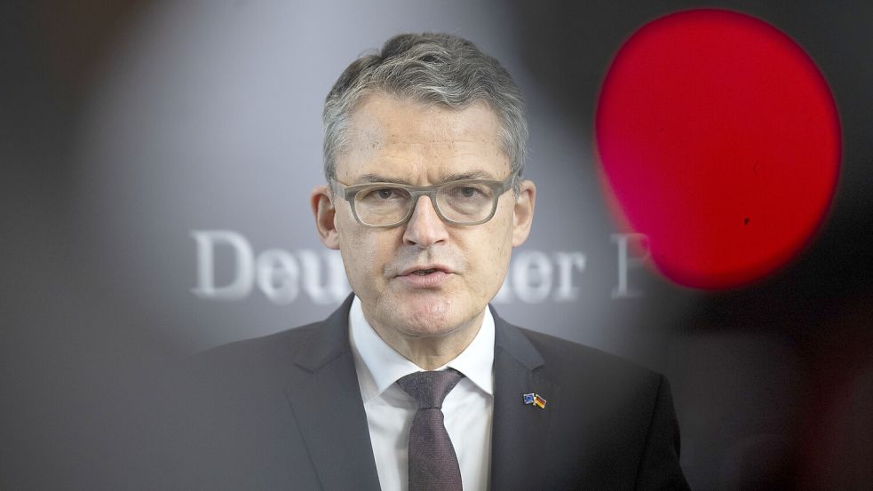 CDU-Verteidigungsexperte Roderich Kiesewetter schlägt Alarm: Mit deutlichen Worten kritisiert er den US-Präsidenten und den zwischen den USA und Russland ausgearbeiteten Plan für die Ukraine. Foto: dpa/Monika Skolimowska