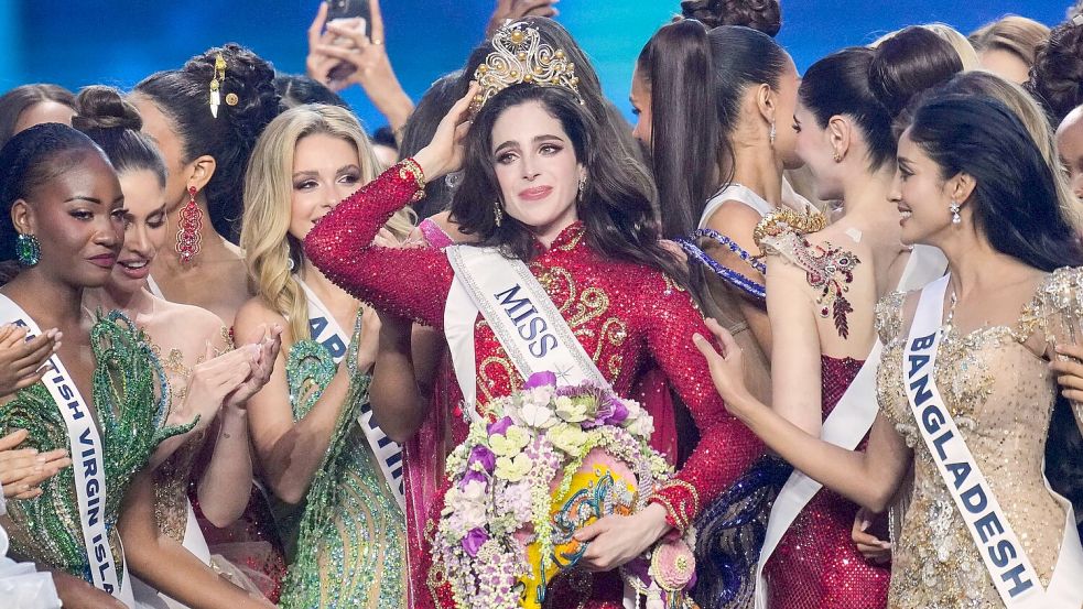 Fatima Bosch ist nach einem von Eklats geprägten Wettbewerb die neue Miss Universe. Foto: Sakchai Lalit/AP/dpa
