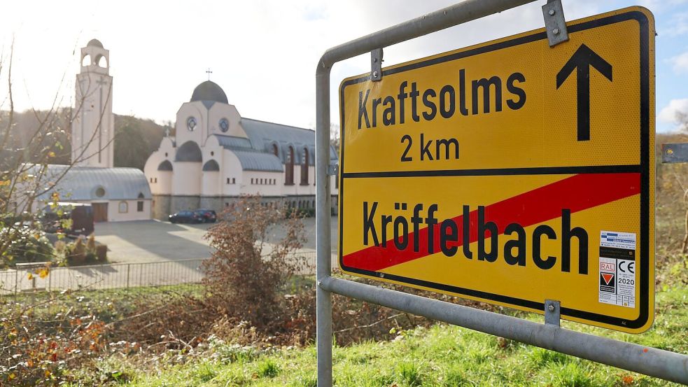 Nach der Sichtung eines silbernen Autos hofft die Polizei nun auf Zeugenhinweise. (Archivbild) Foto: Christian Lademann/dpa