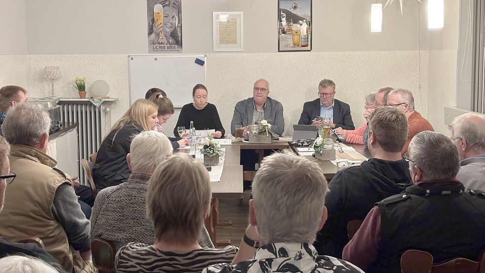 Das Thema Verlegung der Reithalle wurde diskutiert. Foto: Dirk Hellmers