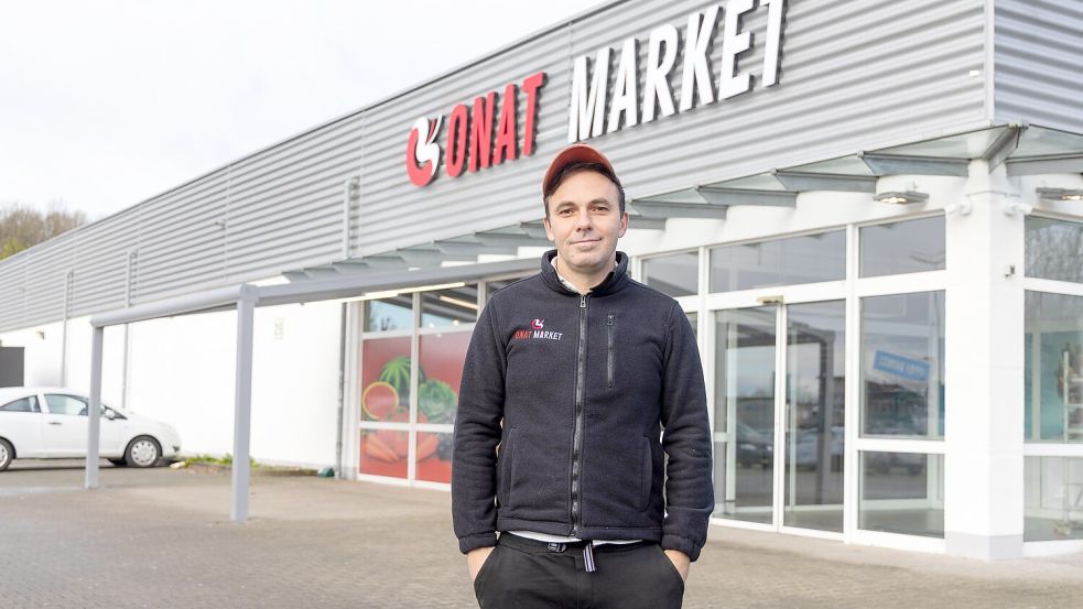 Mesut Ayvaz freut sich auf die Eröffnung des Onat Markets im Osnabrücker Hasepark. Foto: André Havergo