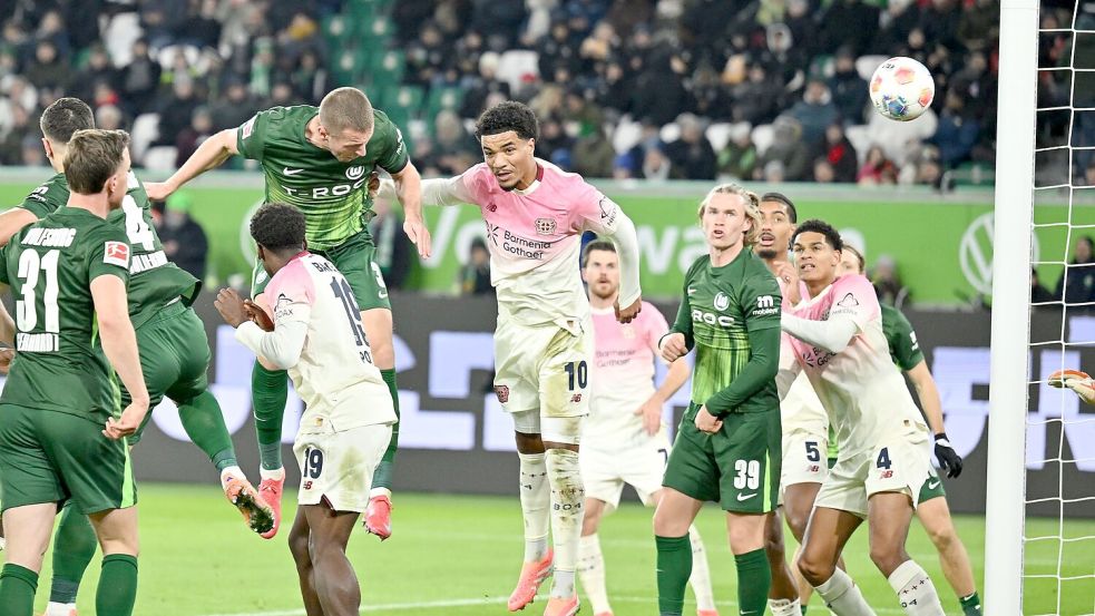 Das Kopfballtor von Denis Vavro war für den VfL Wolfsburg zu wenig. Foto: Swen Pförtner