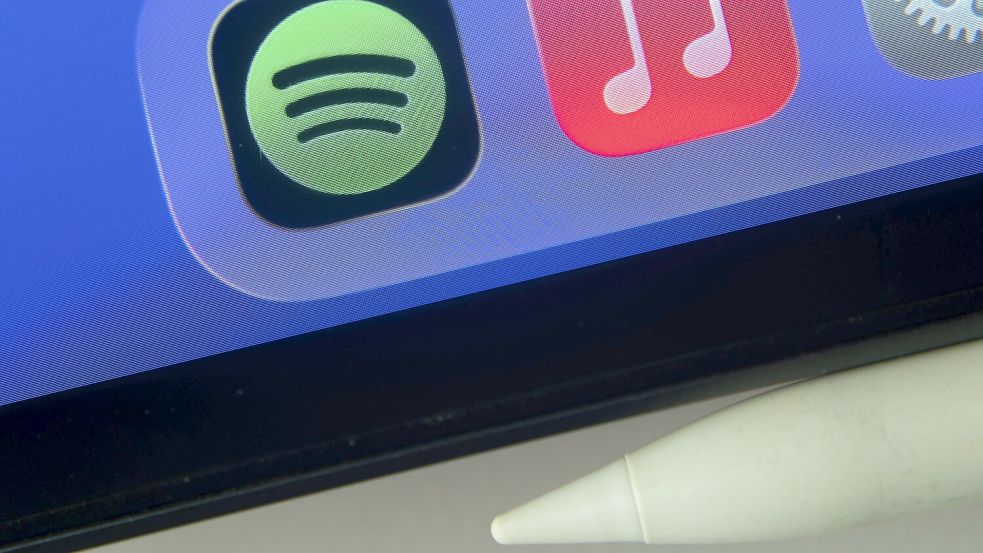 Plötzlich war einer der Trend-Songs der letzten Wochen weg von den musik-Streamingplattformen. Foto: IMAGO/imageBROKER Mojahid Mottakin