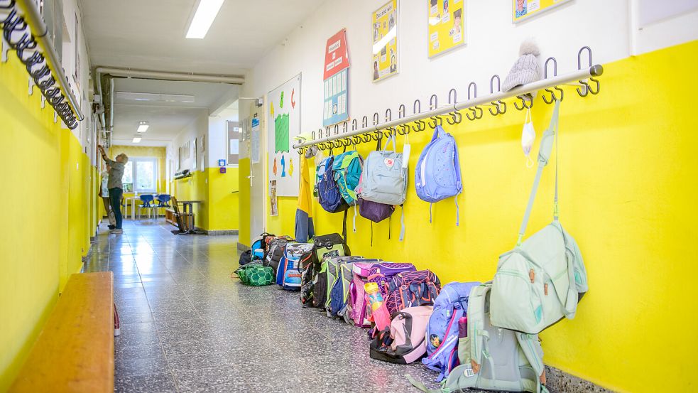 Nachdem eine Mutter eine Petition zu den Abholzeiten an Osnabrücker Grundschulen gestartet hat, hat sich der Stadtelternrat mit dem Thema beschäftigt. Foto: IMAGO/Funke Foto Services