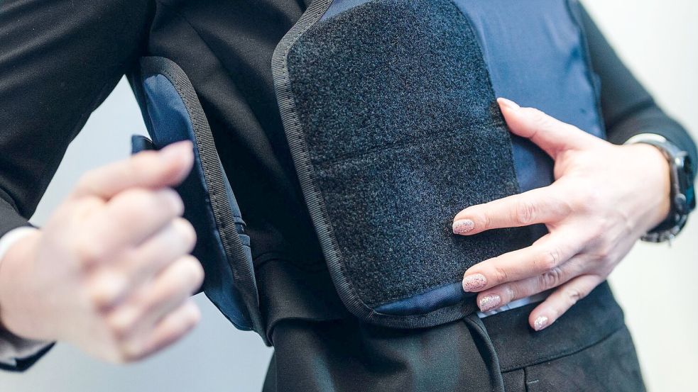 Der Bundesvorsitzende des DGVB fordert besseren Schutz für Mitarbeiter. (Archivbild) Foto: Marius Becker