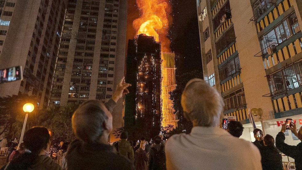 Hunderte Menschen musste in Notunterkünften Unterschlupf suchen. Foto: Chan Long Hei/AP/dpa
