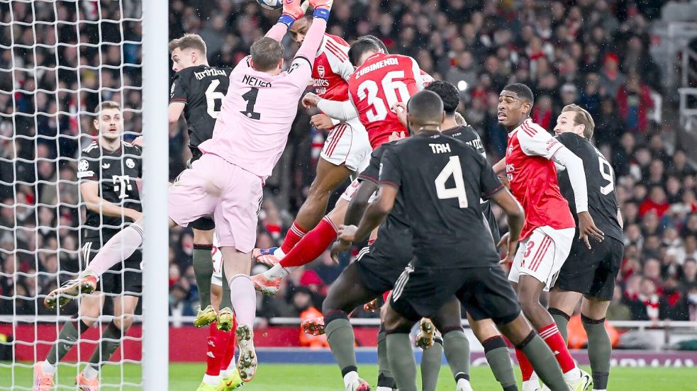 Manuel Neuer erlebte einen gebrauchten Abend. Foto: Sven Hoppe