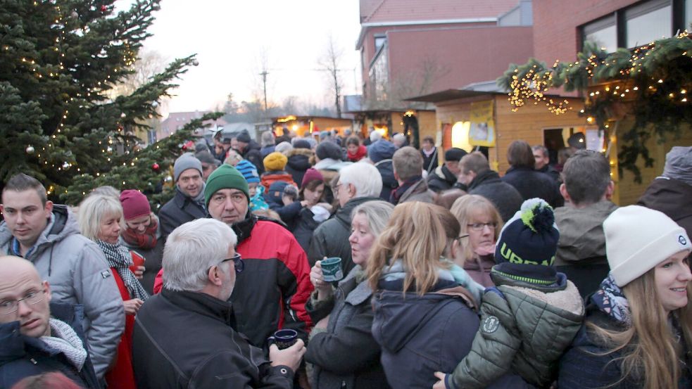 Der Weihnachtsmarkt in Ihrhove ist immer gut besucht. Foto: Archiv