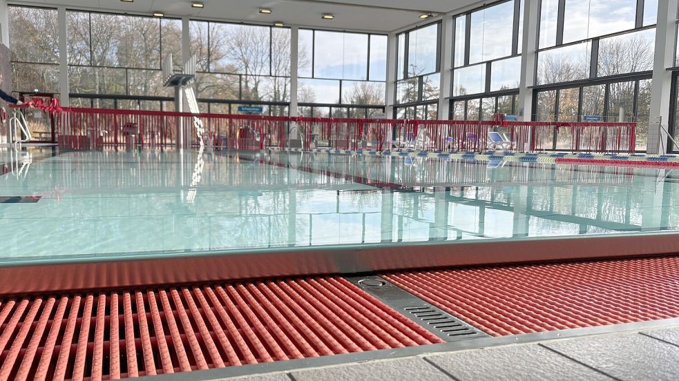 Über den Becken werden bald zehn Kameras angebracht, um die Badeaufsicht vor Ertrinkenden zu warnen. Foto: Björn Klüver
