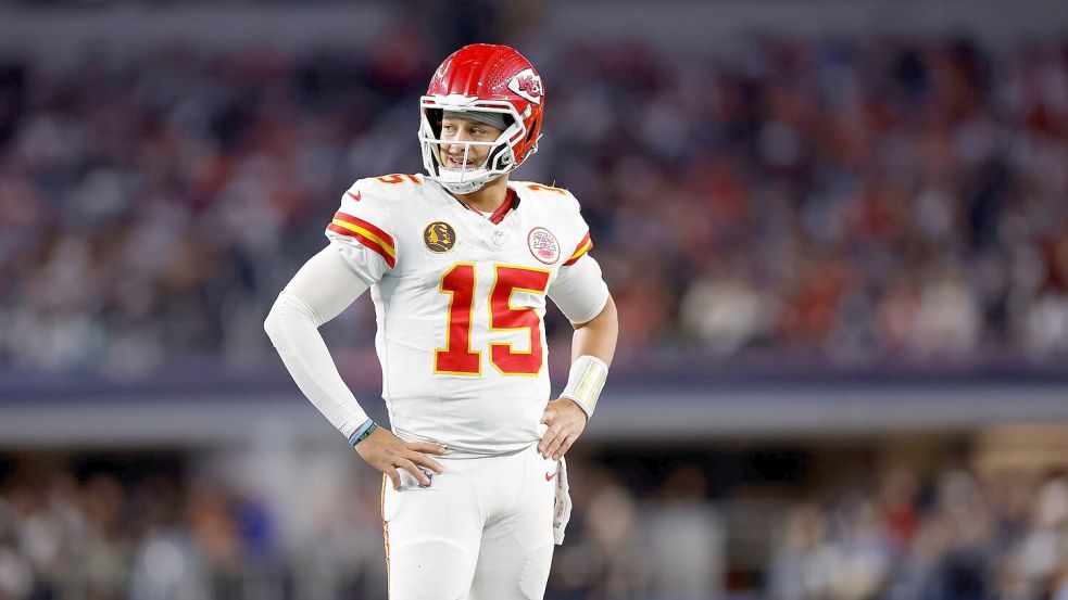 Droht mit den Kansas City Chiefs die Playoffs zu verpassen: Quarterback Patrick Mahomes Foto: Gareth Patterson/AP/dpa
