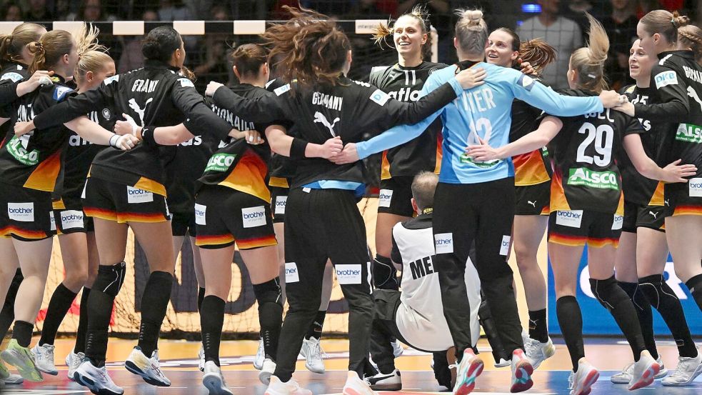 Die deutschen Handballerinnen wollen bei der Heim-WM auf Erfolgskurs bleiben. Foto: Marijan Murat