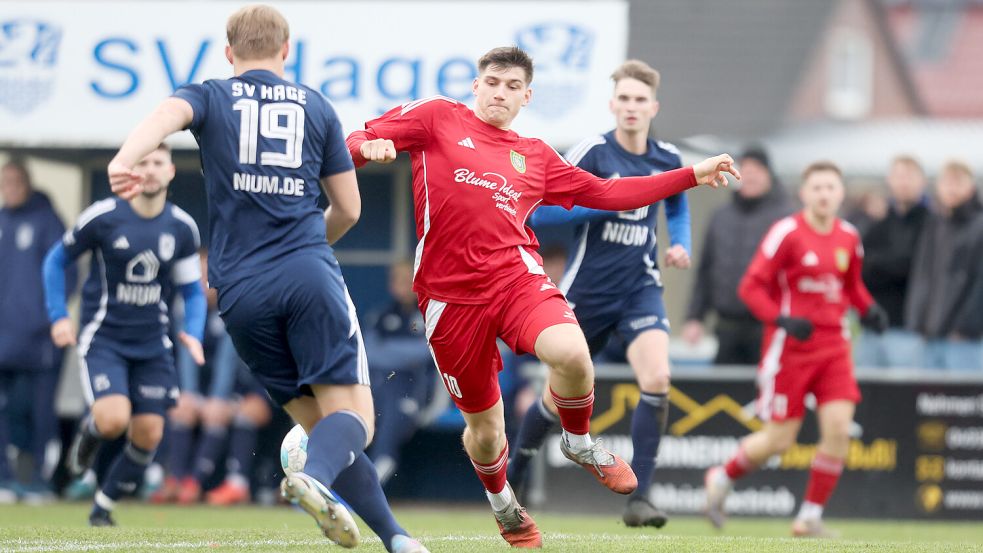 Im Spitzenspiel trifft der SV Hage auf den TuS Pewsum. Foto: Doden/Emden