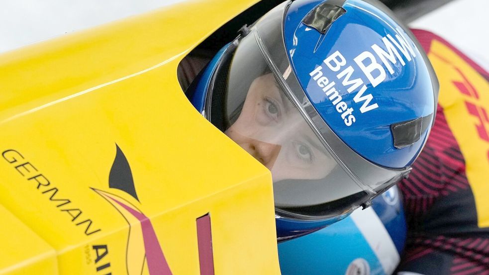 Laura Nolte und Deborah Levi gewinnen auch den Zweierbob-Weltcup in Innsbruck/Igls. Foto: Matthias Schrader/AP/dpa