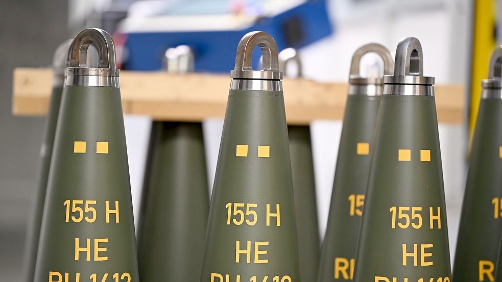 Rheinmetall stellt unter anderem Artilleriemunition vom Kaliber 155 mm her. (Archivbild) Foto: Wolf von Dewitz/dpa