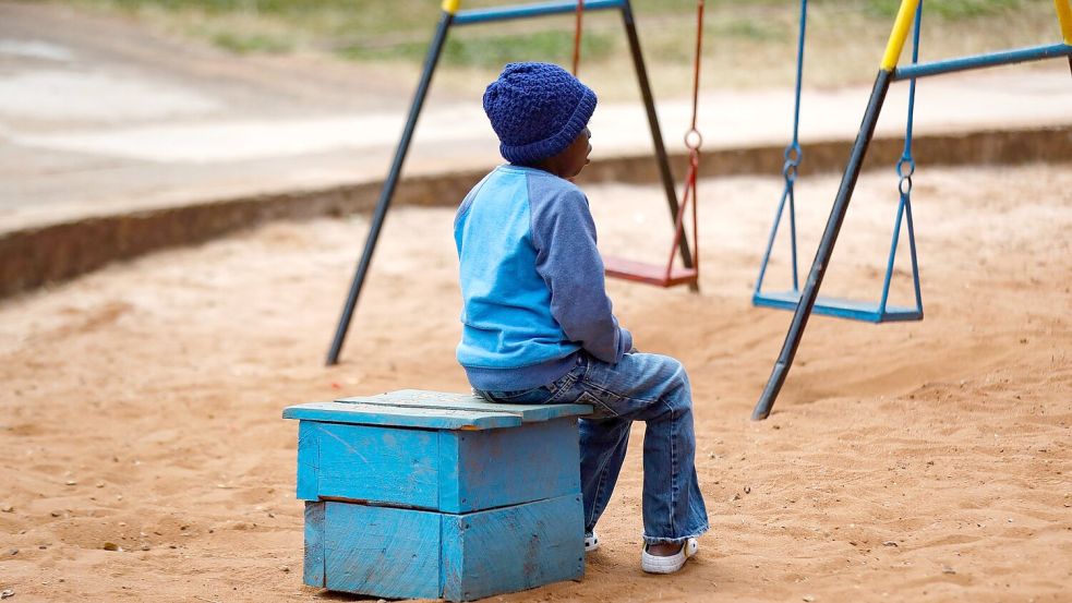 Wird die Welt im Kampf gegen HIV und Aids um Jahre, wenn nicht gar Jahrzehnte zurückgeworfen? (Archivbild) Foto: Brian Inganga/AP/dpa