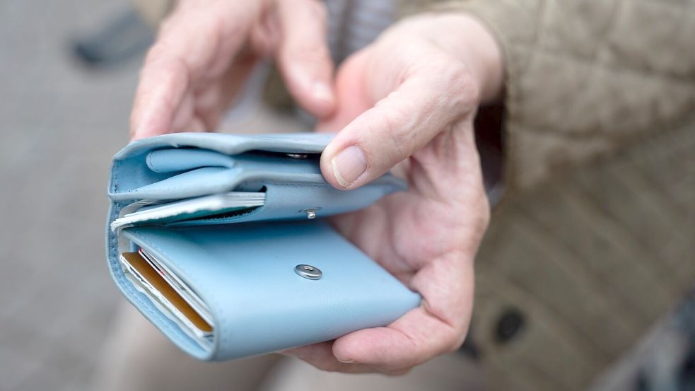 Für die einzelnen Rentnerinnen und Rentner kann es um Hunderte Euro mehr oder weniger gehen. (Symbolbild) Foto: Alicia Windzio