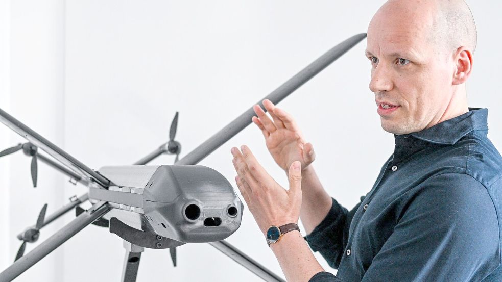 Das Rüstungsunternehmen Helsing - hier Mitgründer Gundbert Scherf - kooperiert künftig mit Schaeffler. (Archivbild) Foto: Jens Kalaene