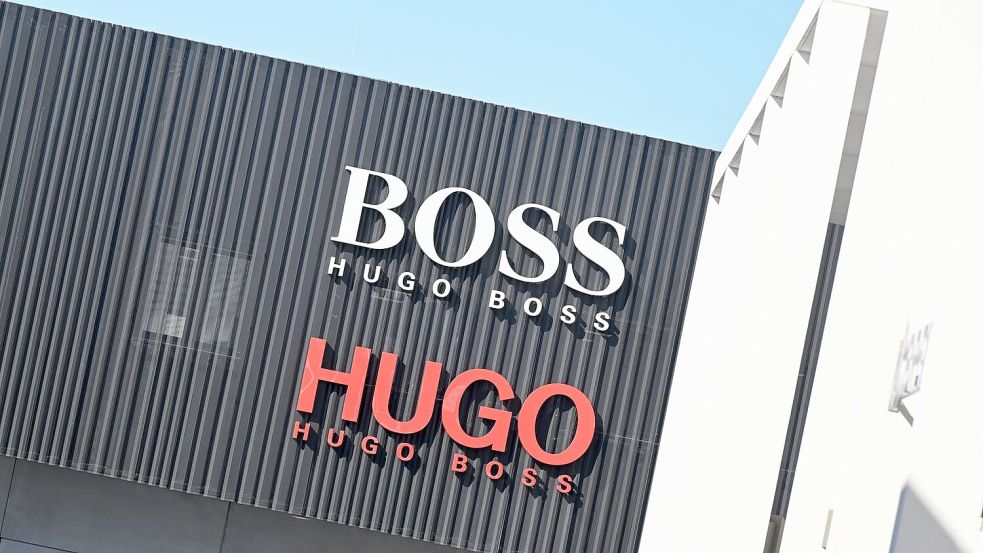 Der Modekonzern Hugo Boss rechnet für 2026 mit einem Umsatzrückgang. Erst ab dem Jahr 2027 sollen sich die Zahlen wieder verbessern. (Archivbild) Foto: Bernd Weißbrod