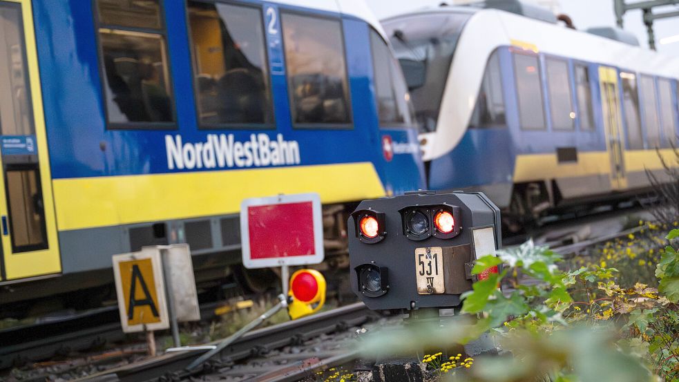 In einem Zug der Nordwestbahn kam es laut einer Badbergerin auf einer Fahrt von Osnabrück in den Nordkreis zu unzumutbaren Zuständen. Schon der Bahnsteig sei massiv überfüllt gewesen. Foto: IMAGO/Henricus Lüschen