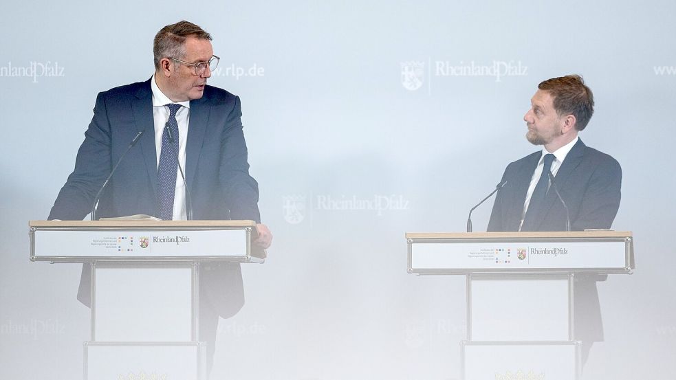 Die Ministerpräsidenten von Rheinland-Pfalz und Sachsen, Alexander Schweitzer (SPD) und Michael Kretschmer (CDU), werden die Ergebnisse der Beratungen vorstellen. (Archivbild) Foto: Hannes P. Albert/dpa