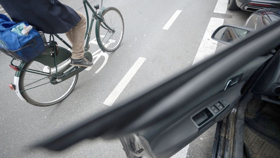 Regierung plant verpflichtende Türwarnsysteme für KfZ-Hersteller (Archivbild) Foto: Sebastian Gollnow