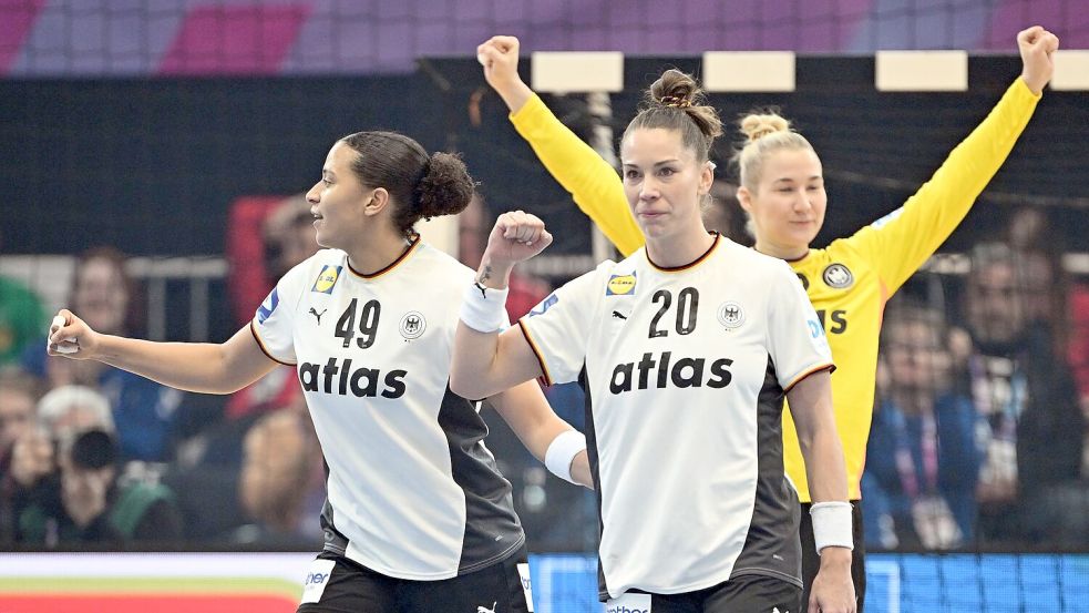 Die deutschen Handballerinnen spielen sich in einen WM-Rausch. Foto: Federico Gambarini