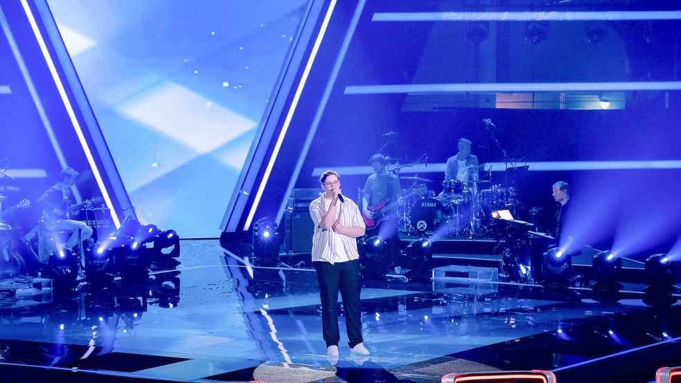 Der Leeraner schaffte es in der 15. Staffel auf die Bühne bei „The Voice“. Foto: André Kowalski/Joyn/Claudius Pflug/Nadine Vaders
