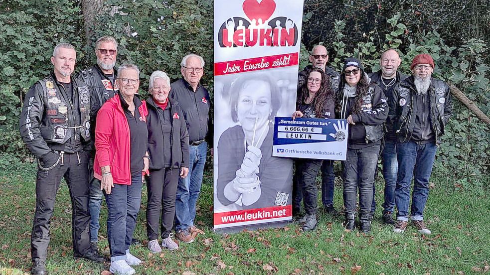 Zur Scheckübergabe trafen sich die Clubmitglieder des MC Wild Mice und die Leukinvertreter (von links: Renate Huelsing, Adelheid Winkler und Horst Morgenstern). Foto: MC Wild Mice