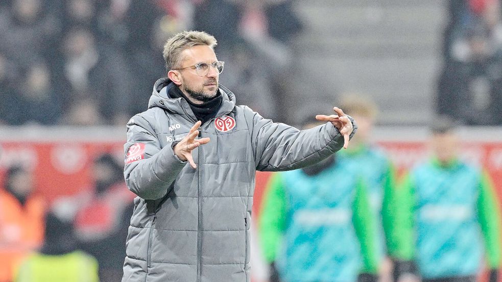 Rückte für ein Spiel in den Fokus: Der Mainzer Interimstrainer Benjamin Hoffmann. Foto: Uwe Anspach