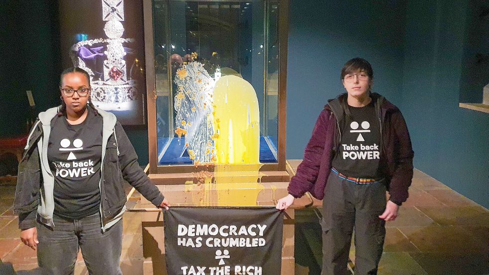 Die Aktivisten überbringen ihre Botschaft. Foto: Take Back Power